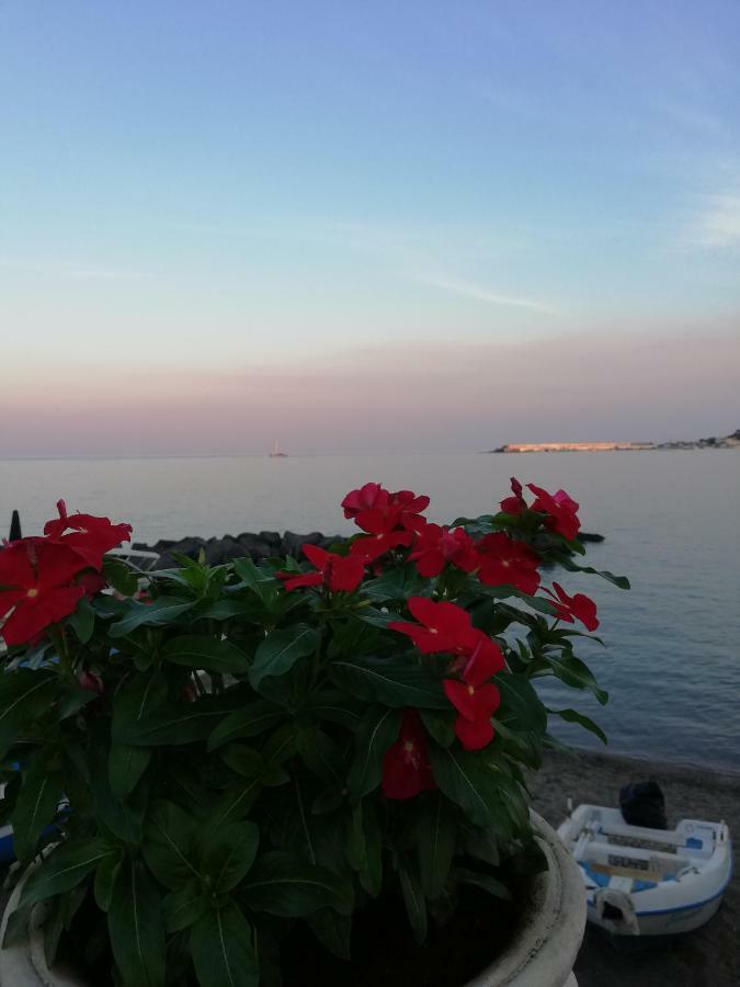Casa Vacanze Aloha Giardini Naxos Luaran gambar